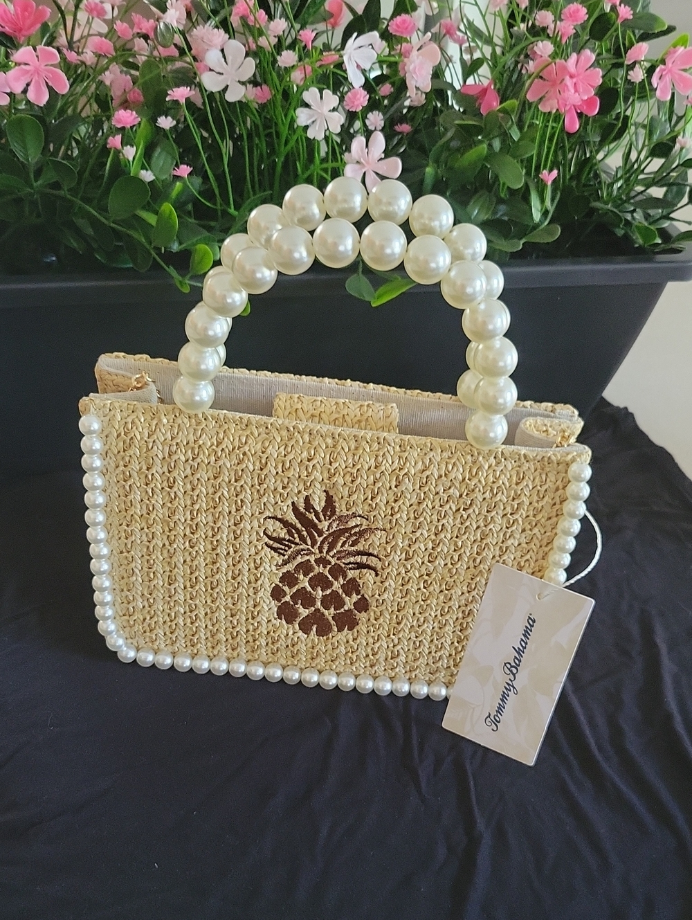 NWT-- Tommy Bahama Straw Pearl-Handle Tote with Brown Pineapple Accent
